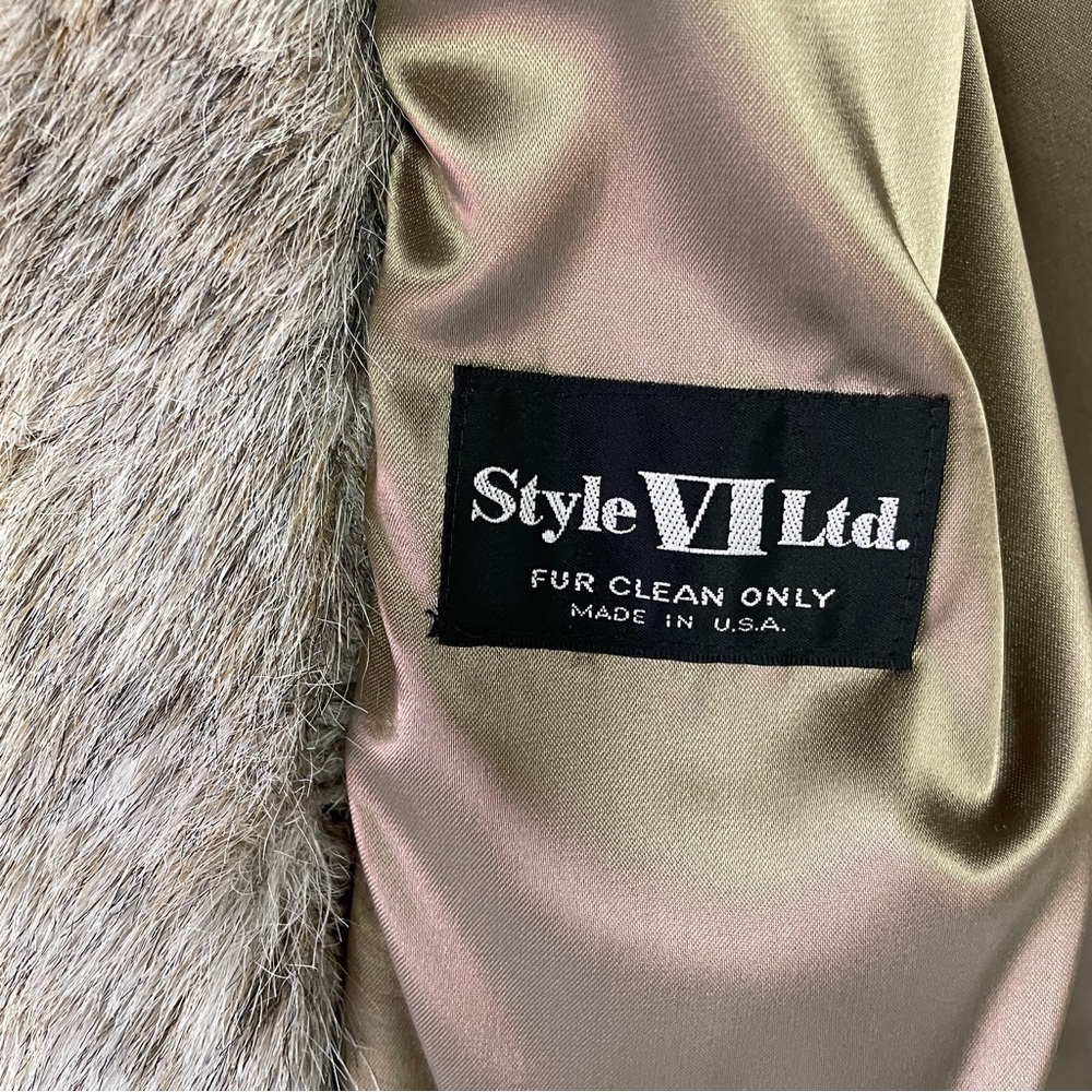 Style VI Ltd. Vintage Fur Coat Faux Fur - Picture 6 of 9